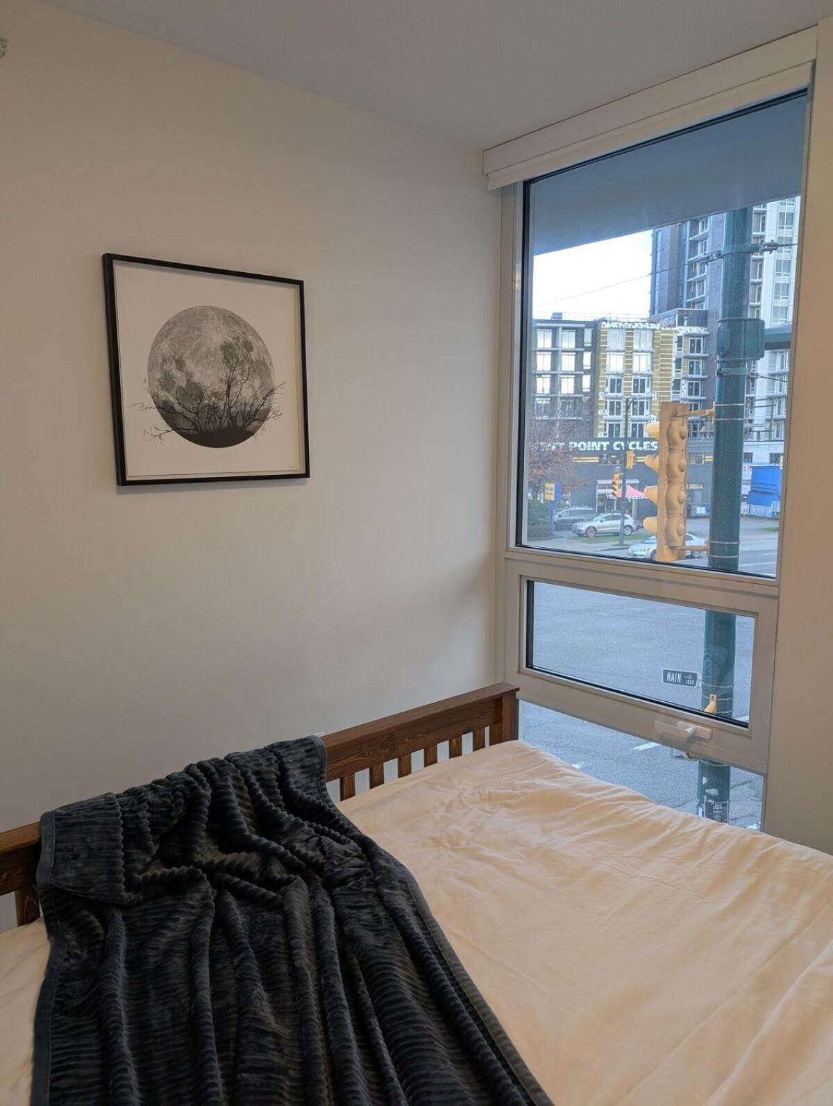 Modern 2 Bedroom Condo With Ac In Olympic Village Vancouver Eksteriør bilde